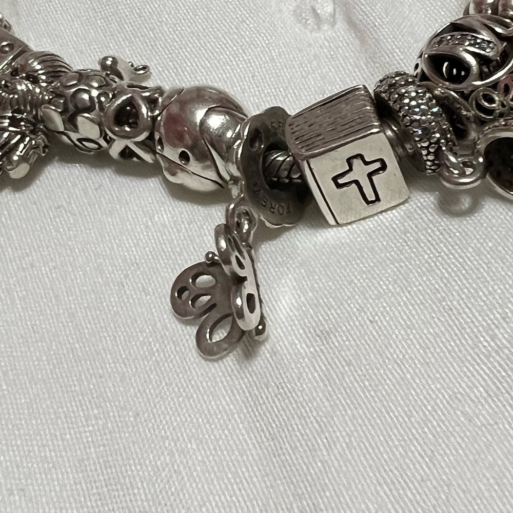 Pandora Charm 🦋 - Picture 3 of 3